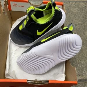 Toddler Nike flex runner 8c